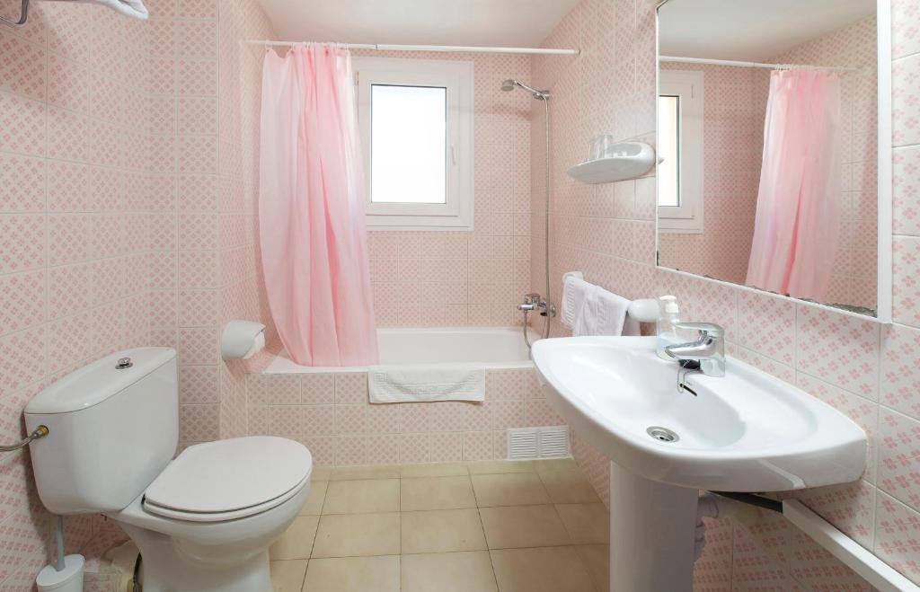 Apartamentos Jovial Sant Antoni de Portmany Quarto foto